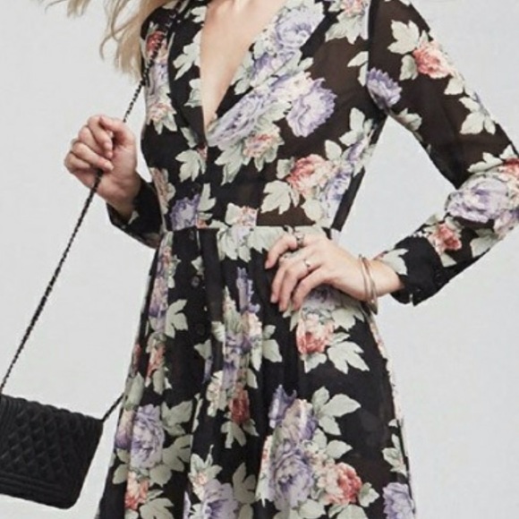 Reformation floral dress with shorts built in - Picture 5 of 7